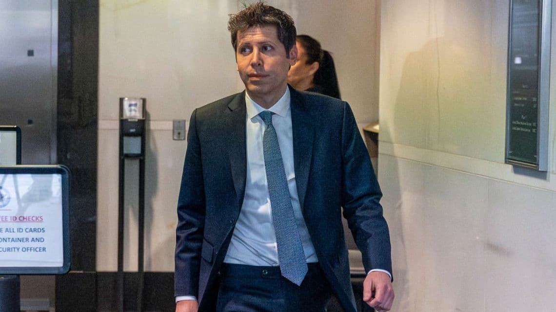 Elon Musk estaba obsesionado con controlar OpenAI, dijo el martes el CEO de la empresa de inteligencia artificial, Sam Altman