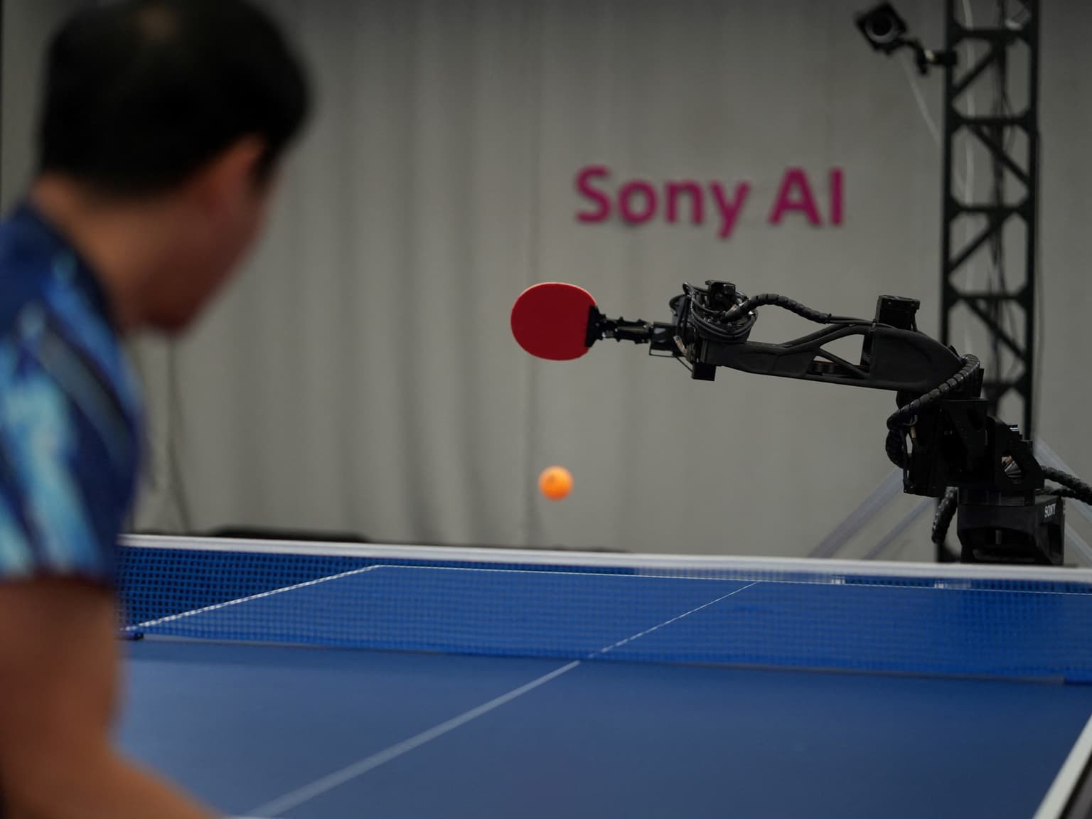 Sony presenta un robot capaz de vencer a jugadores élite de tenis de mesa