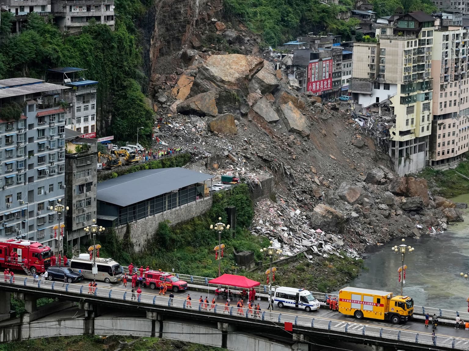 Un deslizamiento de tierra en el municipio chino de Chongqing deja muertos y desaparecidos